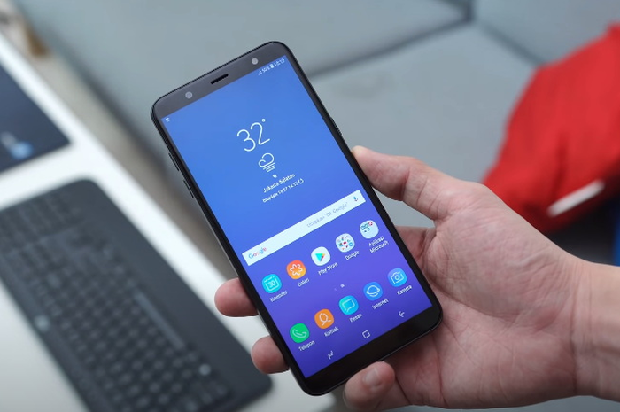 Review Samsung Galaxy J8 (2018)