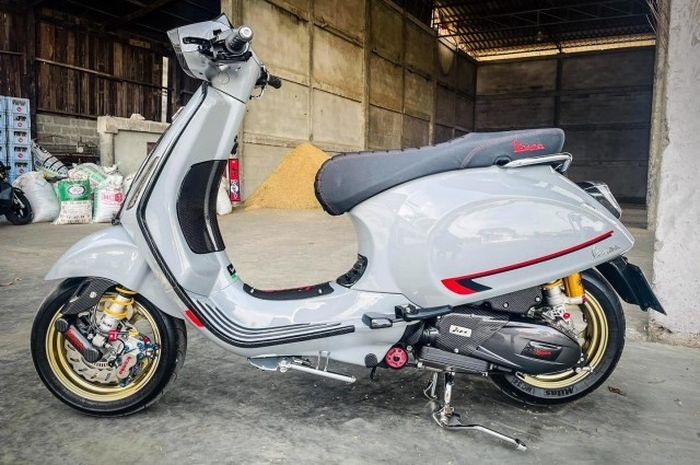 Modifikasi Vespa Sprint, kelir bodi kalem, kaki-kaki tampil mewah.