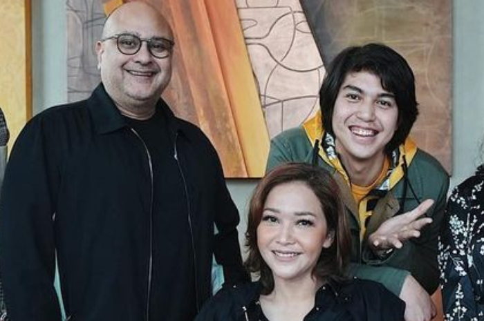 El Rumi bersama Irwan Mussry dan Maia Estianty