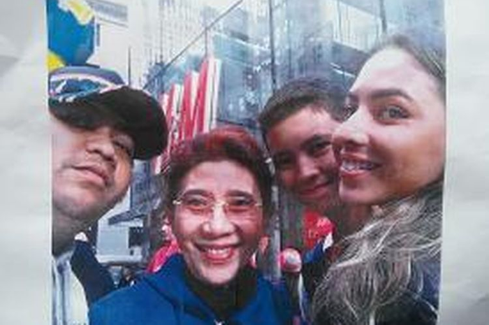 Foto Selfie Susi dan anak-anak (Panji paling kiri) di AS beberapa waktu lalu