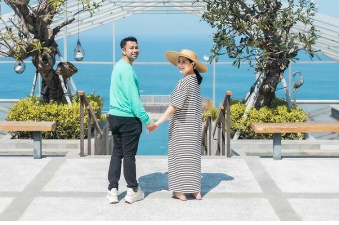 Nagita Slavina dan Raffi Ahmad berlibur di Bali