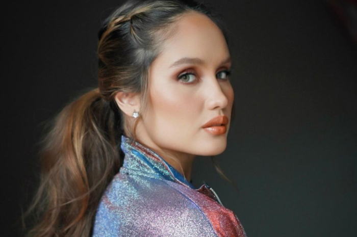 Cinta Laura