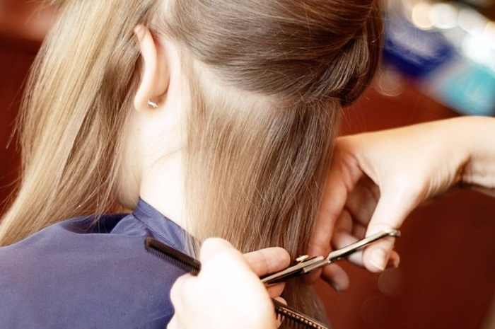 Ilustrasi potong rambut