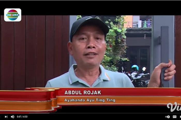 Ayah Ayu Ting Ting, Abdul Rozak atau yang akrab disapa Ayah Rozak.