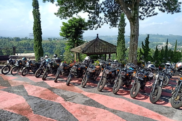 Klub motor Kawasaki Retro Riders W175 MC Indonesia merayakan ulang tahunnya yang ke-4, pada Minggu (30/5/2021).