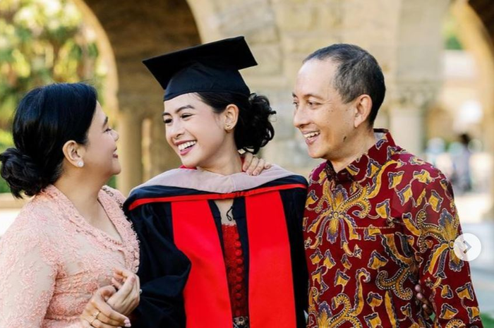 Pola asuh ibu Maudy Ayunda yang bikin anaknya sukses