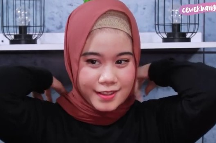 Tutorial pakai pashmina buat pipi chubby