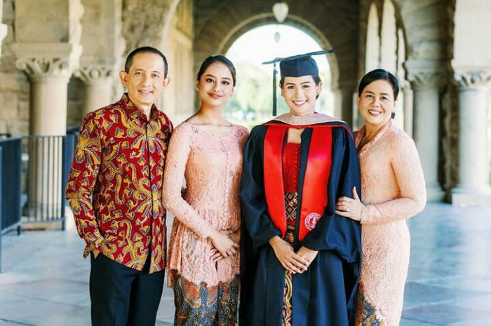Maudy ayunda