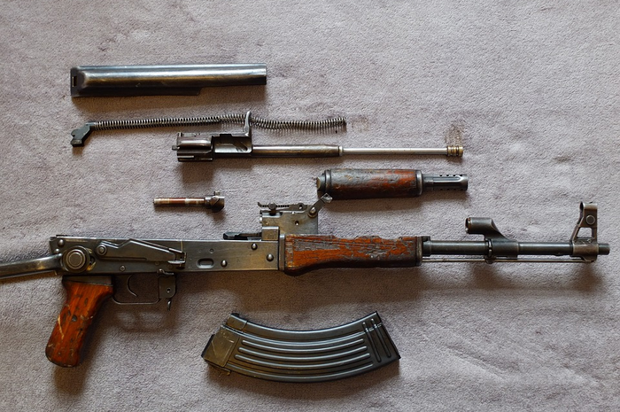 Selain digunakan KKB Papua, AK-47 rupanya juga menjadi senjata yang diandalkan oleh para pejuang kemerdekaan di berbagai negara
