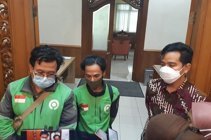 Curhat driver ojol Solo yang ditangkap antar miras bikin Gibran terenyuh