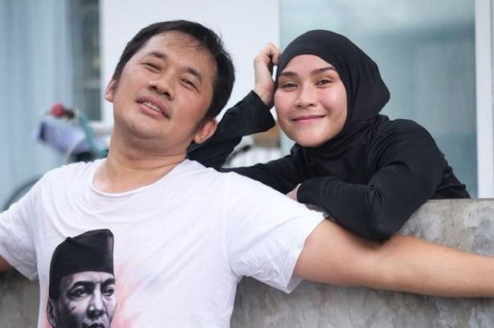 Zaskia Mecca dan Hanung Bramantyo