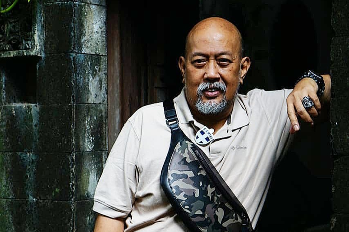 Indro Warkop kritik 3 pemuda yang tampil mirip dirinya dan dua orang almarhum sahabatnya