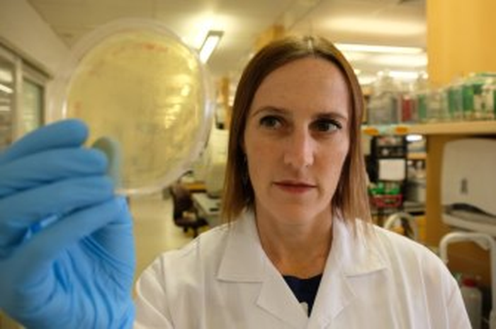 Ahli virologi Danielle Anderson