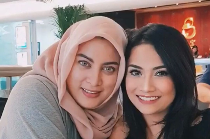 Vanessa Angel berduka cita atas kepergian Jane Shalimar. Tangis istri Bibi Ardiansyah itu pecah hingga dia merasa bersalah. 