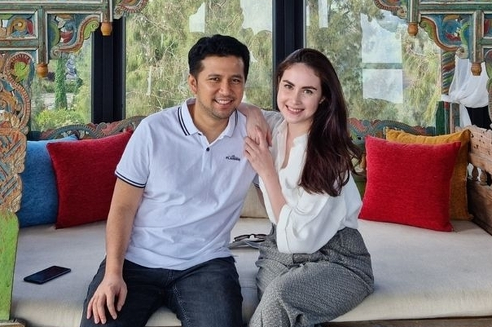 Emil Dardak dan Arumi Bachsin