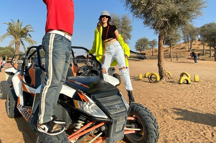 Nia Ramadhani bersama sang suami, Ardi Bakrie. Sebelum ditangkap, kelakuan Nia Ramadhani bikin geram karena berani sebut Tuhan dengan kata ini.