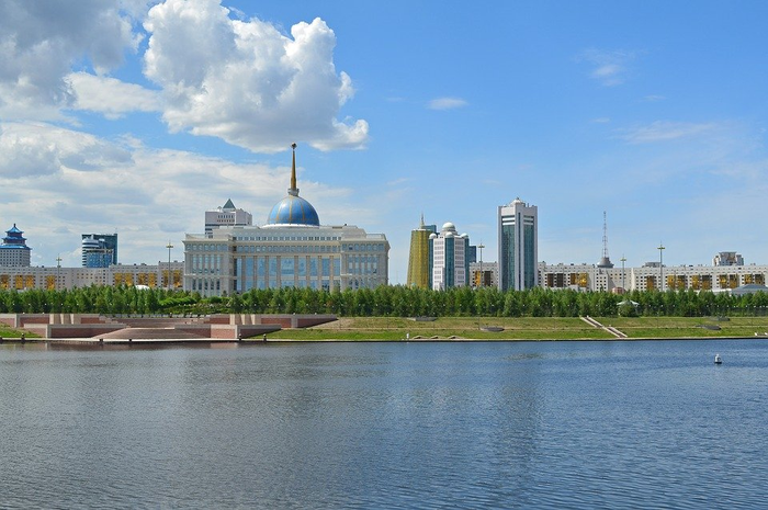 Kazakhstan yang terletak di perbatasan Eropa dan Asia.