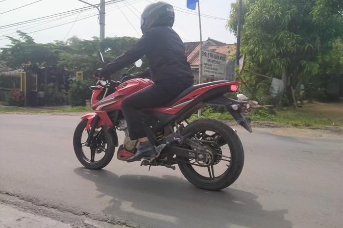 Ini dia tips untuk bikers pemula yang baru belajar mengendarai motor kopling manual.