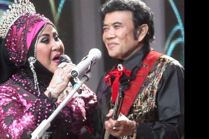 Pacar lama Rhoma Irama menyampaikan kabar duka usai kehilangan sosok tercinta. Kabar duka itu membuat Iis Dahlia berduka.