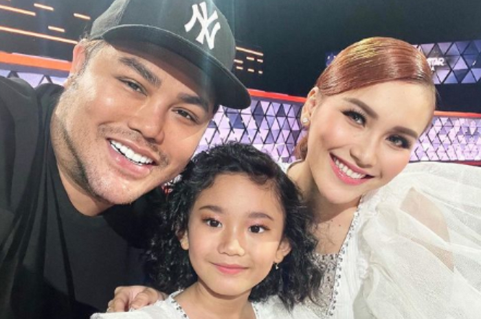 Ayu Ting Ting, Bilqis Khumairah Razak, dan Ivan Gunawan