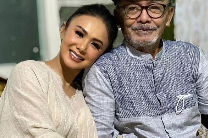 Yuni Shara dan mendiang ayahnya, Trenggono