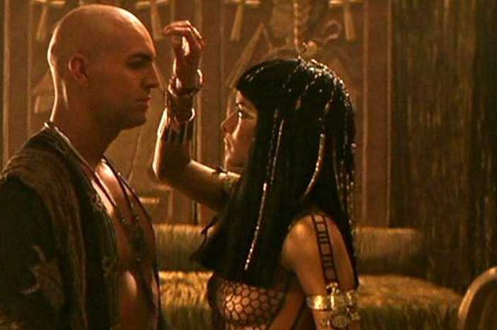 Imhotep dan Anck Su Namun dalam film The Mummy (1999), dalam dunia nyata, cerita Imhotep sangat jauh berbeda dengan ceritanya di film
