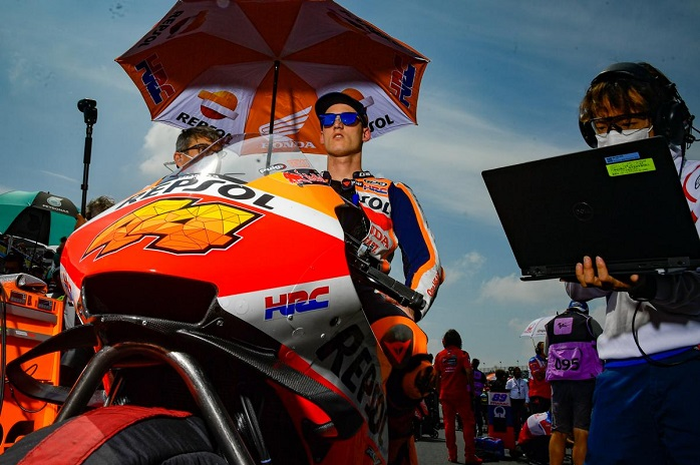 Mantan bos Honda Livio Suppo murka, minta pembalap MotoGP Pol Espargaro dipecat sekarang juga.