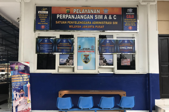 Satpas SIM Polsek Kemayoran Hari Sabtu 24 Juli 2021  melayani perpanjang SIM mulai pukul 08:00 WIB sampai 12:00 WIB saja