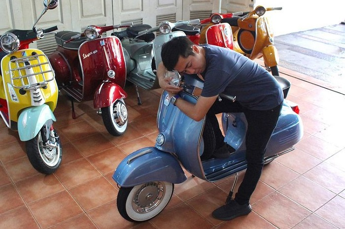 Crazy rich Surabaya, Andreas Stanley lelang Vespa Sprint Bagol kesayangannya, laku terjual ratusan juta Rupiah.