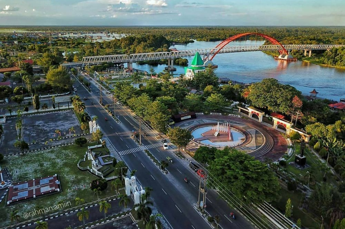 Salah satu kota di Pulau Kalimantan. Ini jawaban kondisi geografis Pulau Kalimantan berdasarkan peta, soal kelas 5 SD tema 1.
