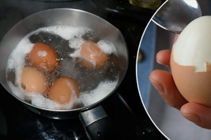 Trik merebus telur dengan menambahkan bahan dapur.