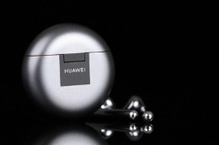 Huawei FreeBuds 4 hadir di Indonesia dengan adanya peningkatan terbaru selain teknologi ANC.