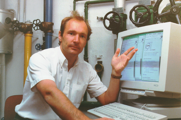 Tim Berners-Lee, penemu World Wide Web (WWW)