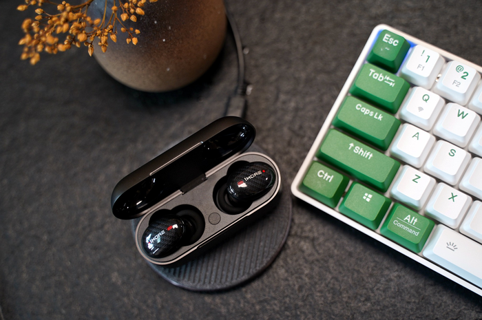 Tips agar organ pendengaran tak terganggu meski sering menggunakan headset hingga earphone.