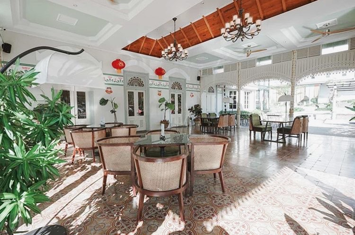 Restoran Java Terrace Kitchen menjadi tempat hajatan anggota DPR Luluk Nur Hamidah saat PPKM Level 4 hingga mendapat sanksi dari Gibran Rakabuming.