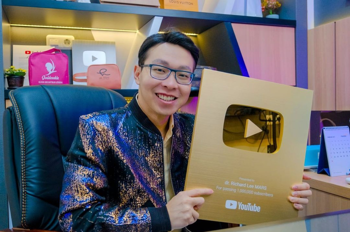 dr. Richard Lee kerap mengedukasi pengikutnya tentang bahayanya skincare abal-abal.