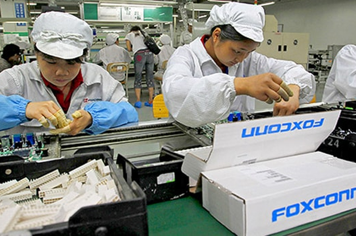 Ilustrasi para pekerja pabrik salah satu supplier Apple, Foxconn