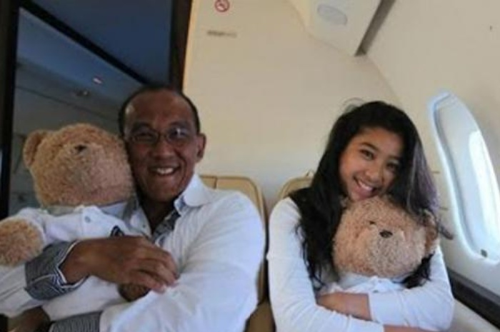 Aburizal Bakrie dan Olivia Zalianty
