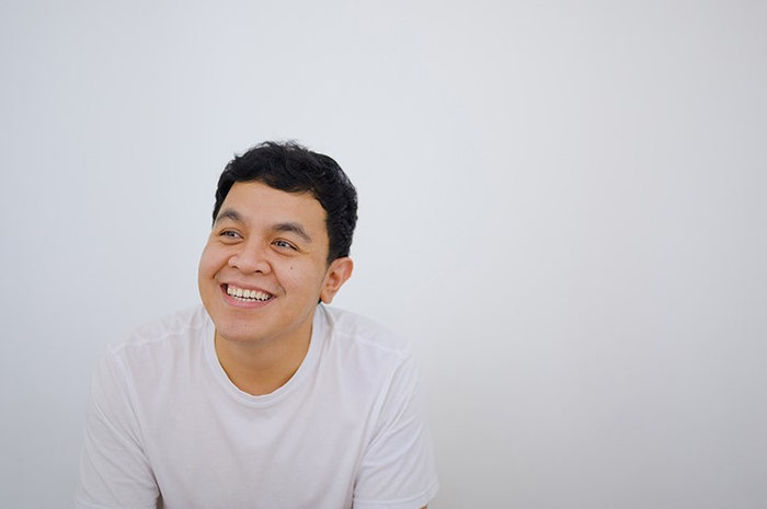 Tulus masih bertengger di puncak tangga lagu Indonesia.