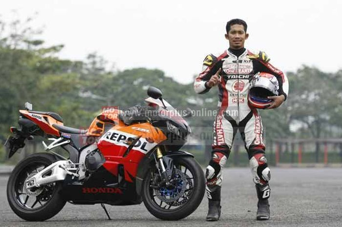 M. Fadli Pakai Honda CBR600R Di Sentul