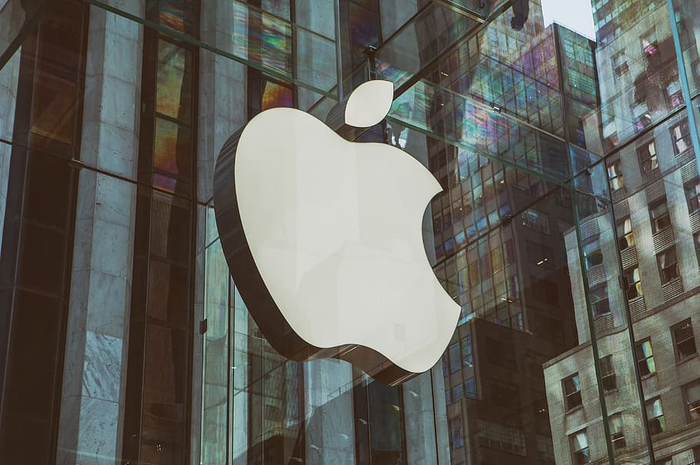 Ilustrasi logo Apple di Apple Store 5th Avenue New York