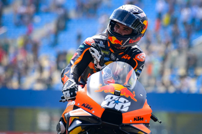 Selain Valentino Rossi, pembalap MotoGP yang nikahi adiknya sendiri bakalan dikaruniai anak pertama.