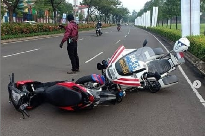 Apes, niat kabur dari razia kepolisian, peserta sunday morning ride (sunmori) malah tabrak motor polisi.