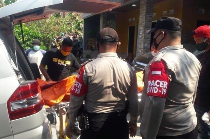 Jasad korban pembunuhan ibu dan anak di Subang, Jawa Barat. Foto korban yang hilang jadi petunjuk.