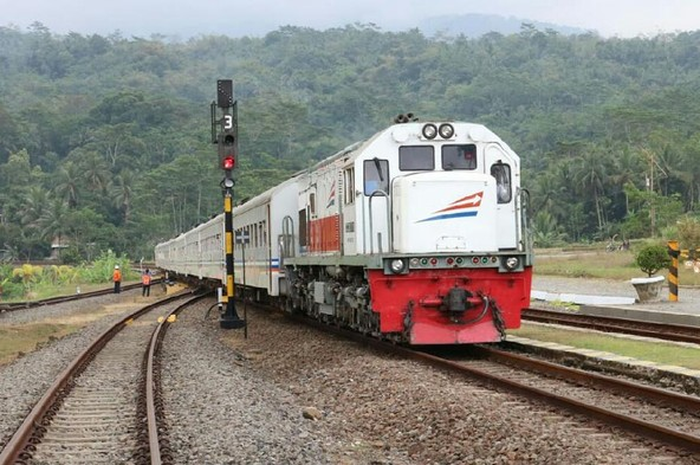 Ilustrasi Penumpang Kereta Api