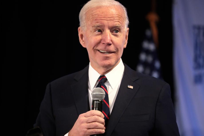 Kantor berita Sputnik melaporkan pada 23 September bahwa peringkat persetujuan Presiden AS Joe Biden telah turun menjadi 46%.