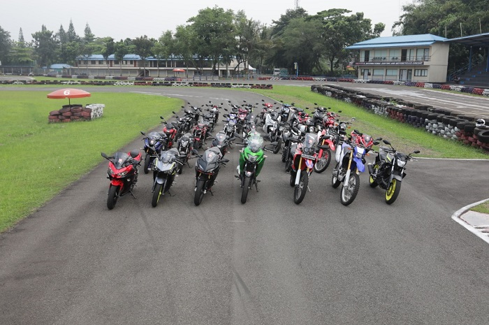 Ilustrasi motor-motor di MOTOR Plus Award