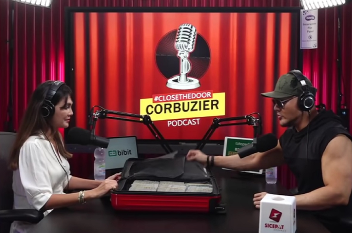Luna Maya dikasih uang Rp 500 juta oleh Deddy Corbuzier saat jadi bintang tamu podcast.