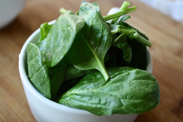 Sayur bayam tak boleh dimasak dengan dua bahan ini