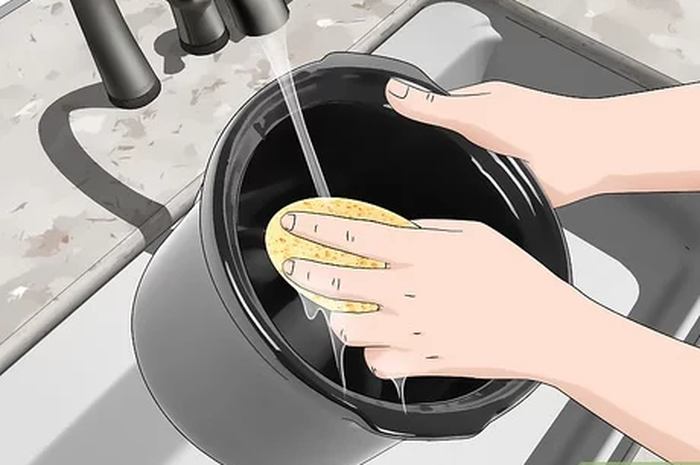 Begini cara membersihkan rice cooker agar nasi tidak cepat basi.